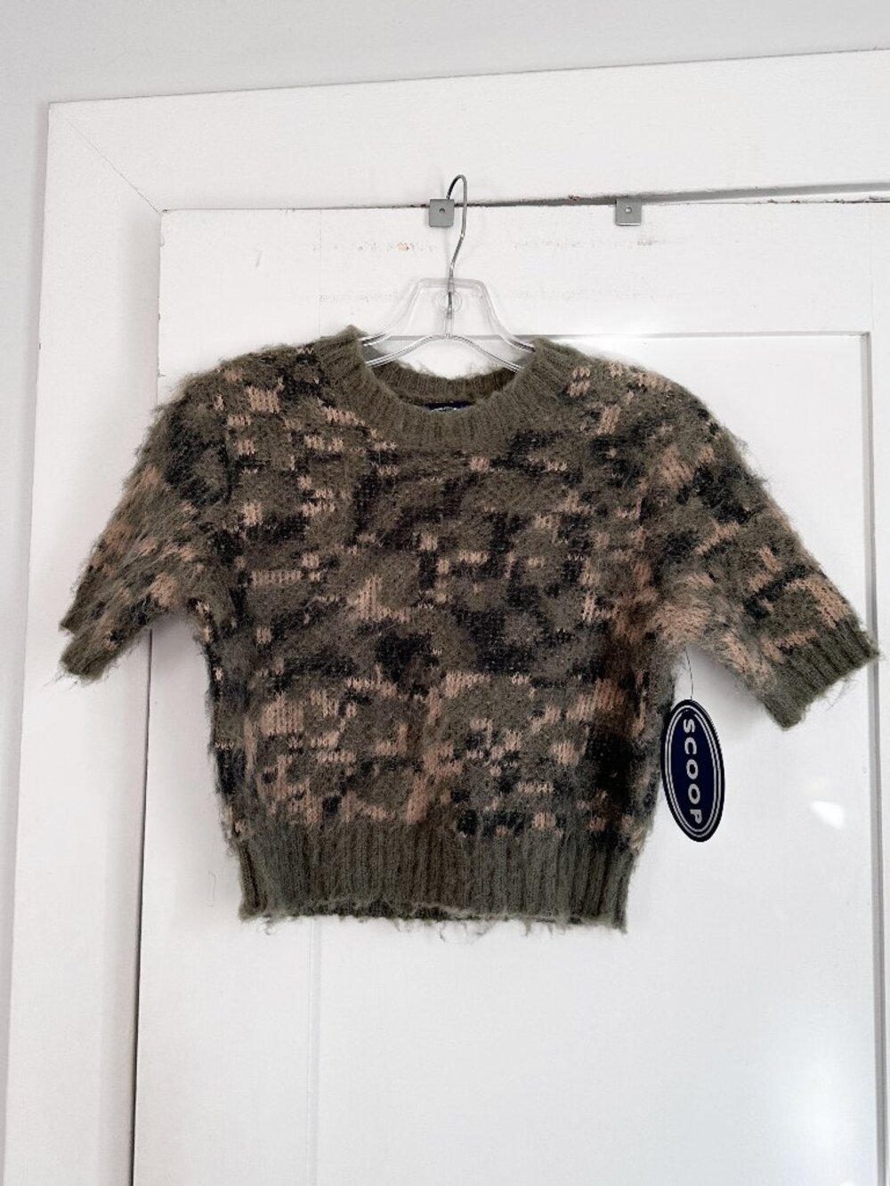 Scoop Women’s Fuzzy Camo Short Sleeve Sweater Olive Green Pink Black Size S